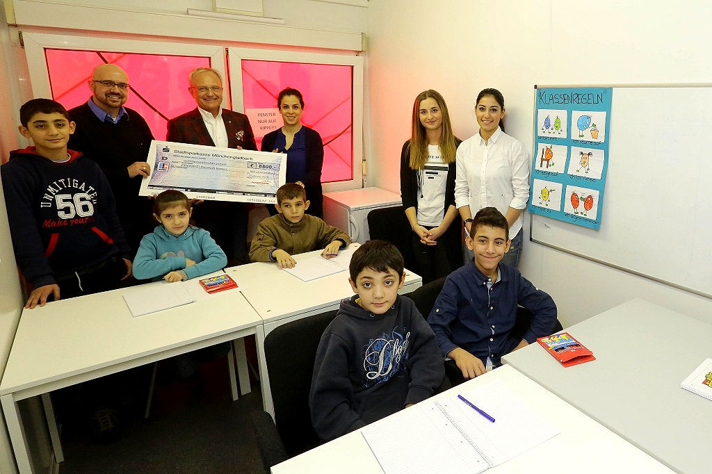 8.800 Euro Spende für das Projekt „PROMPT! Deutsch Lernen“ in Düsseldorf