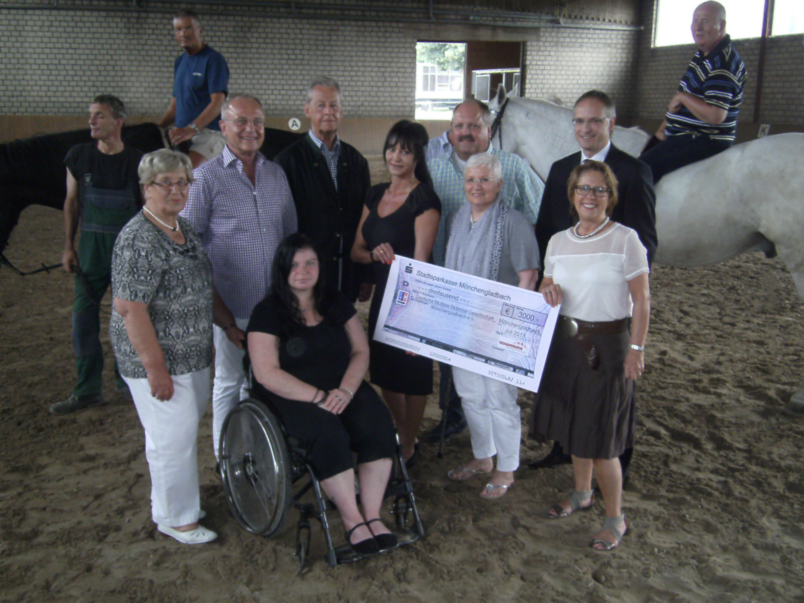 MS-Patienten stärken Muskulatur beim therapeutischen Reiten