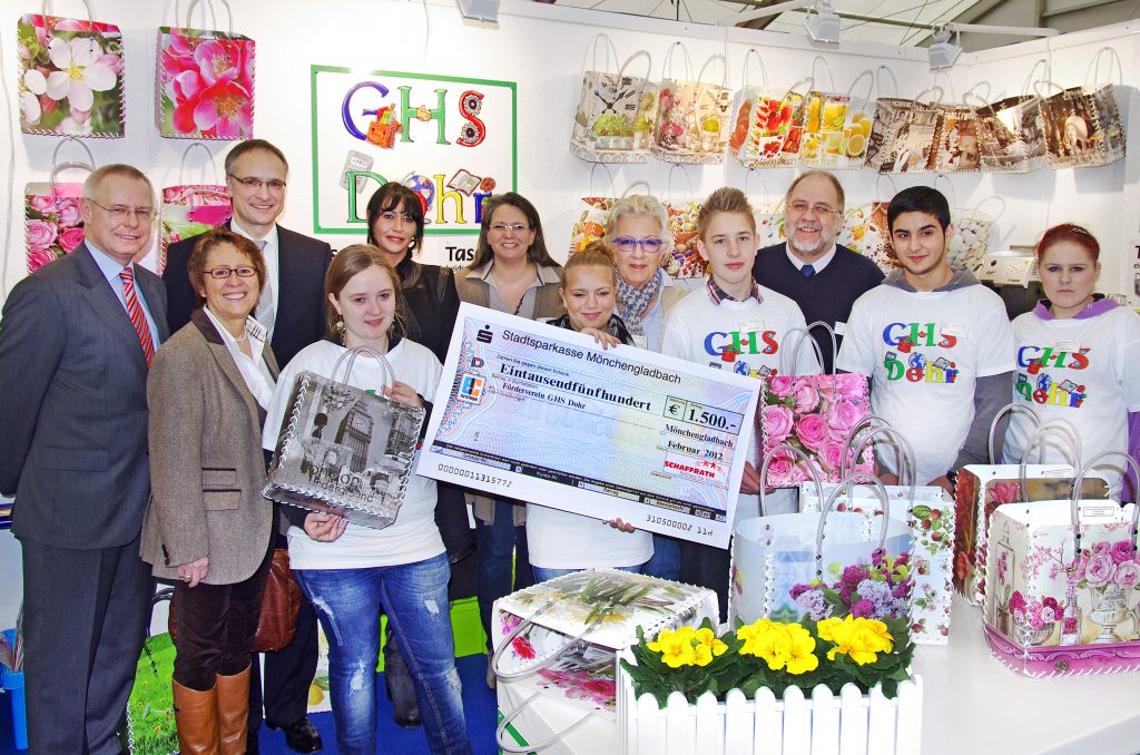 Schüler bewerben sich auf der Frühjahrsausstellung um einen Ausbildungsplatz