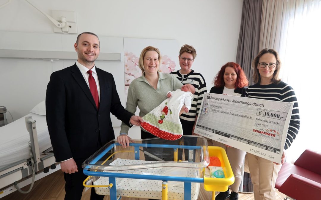 Schlafsäcke für Neugeborene: Schaffrath Stiftung spendet 10.000 Euro an die Städtischen Kliniken